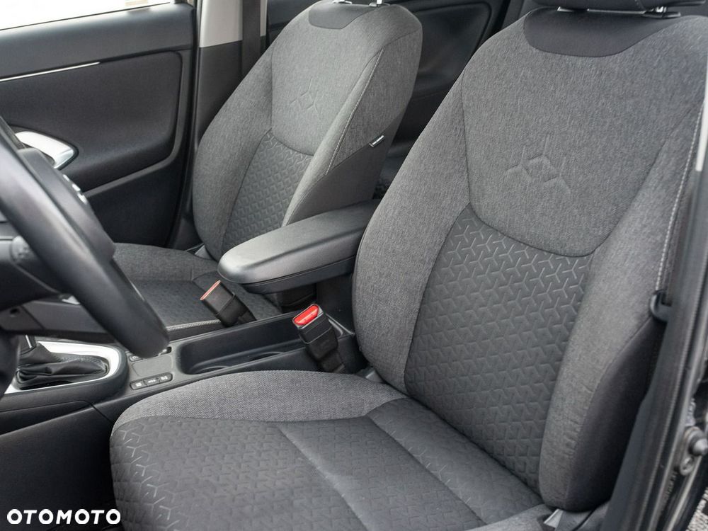 Toyota Yaris Cross - 12