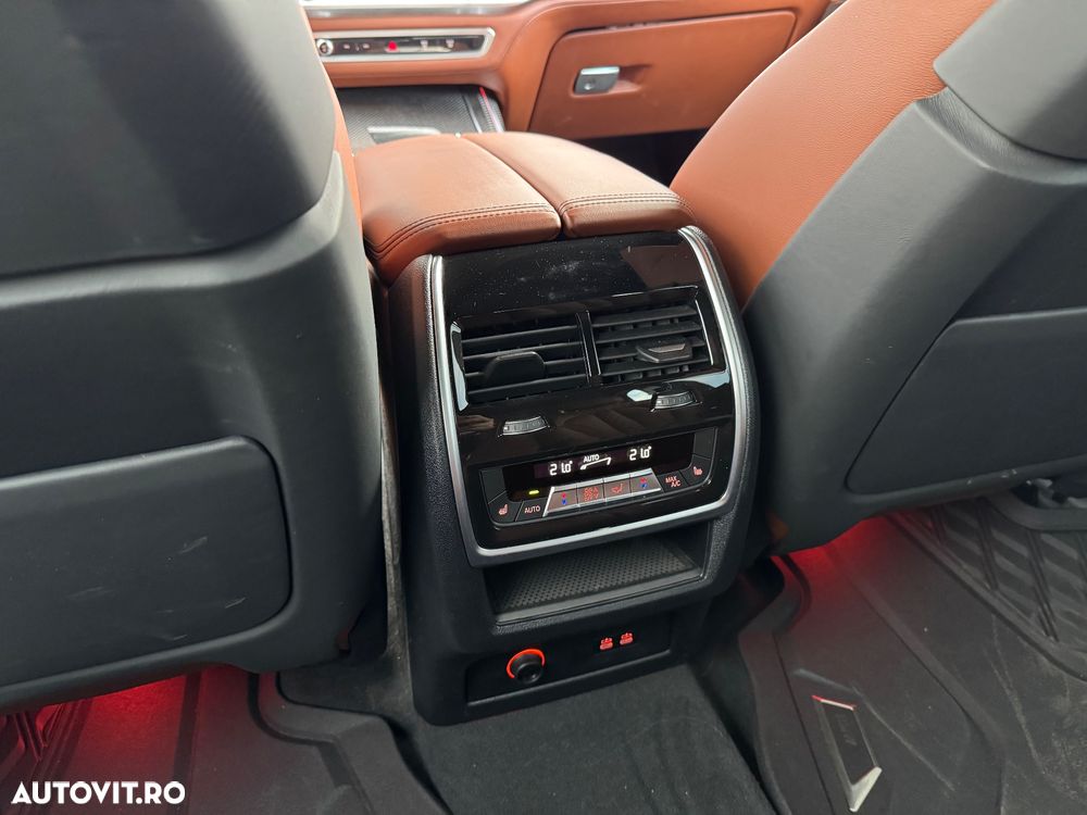 BMW X7 M60i xDrive - 17