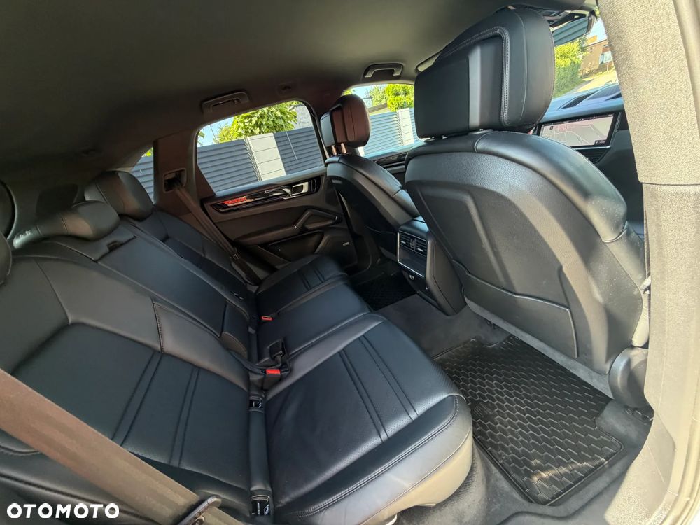 Porsche Cayenne Standard - 33