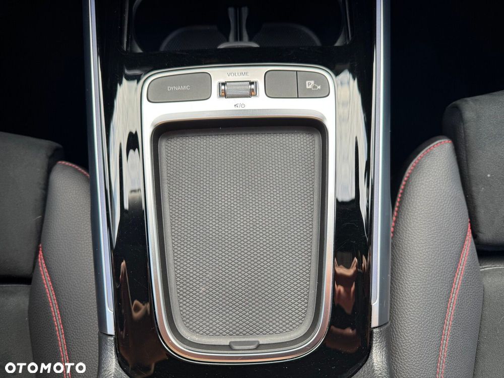 Mercedes-Benz GLB - 21