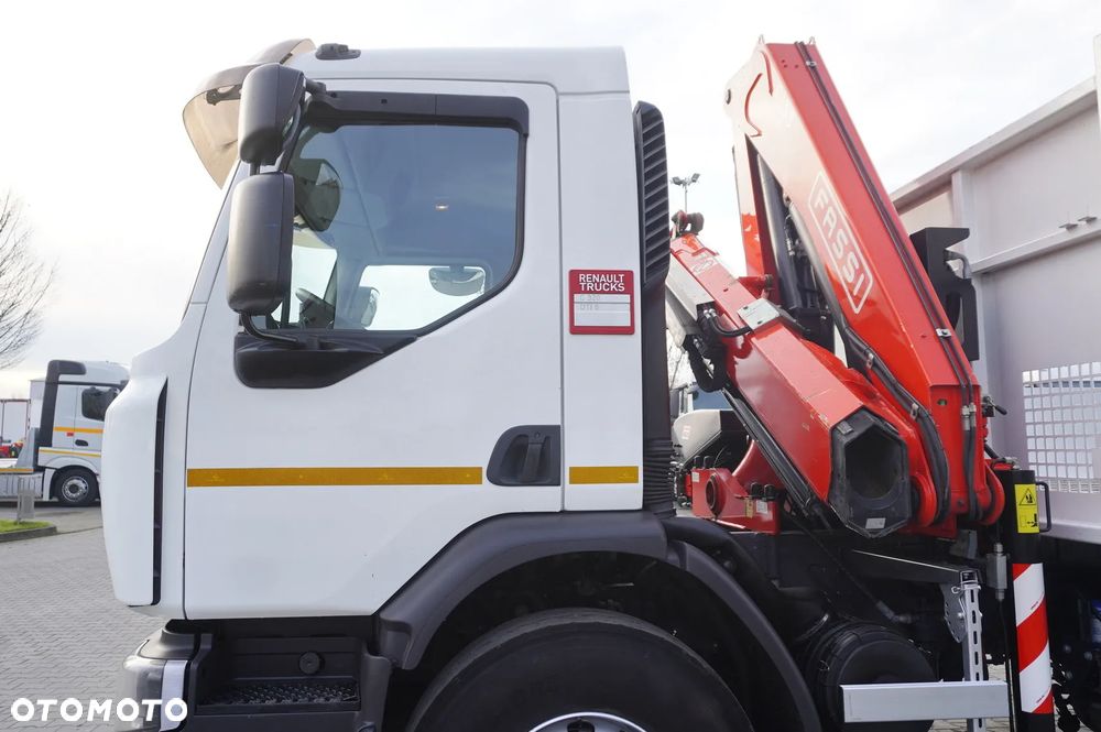 Renault C320 P4x2 E6 / HDS Fassi 5,6 t / Zasięg 8 m / Platforma 15 EPAL - 23