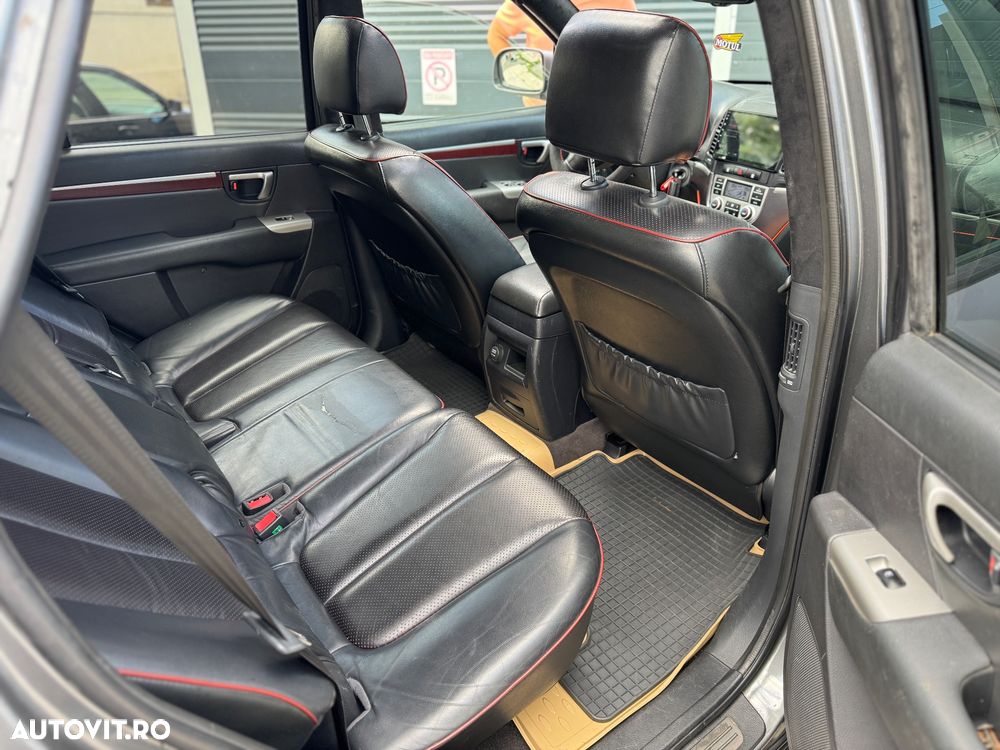 Hyundai Santa Fe 2.7 V6 GLS 5 SEATS AT 4WD - 6