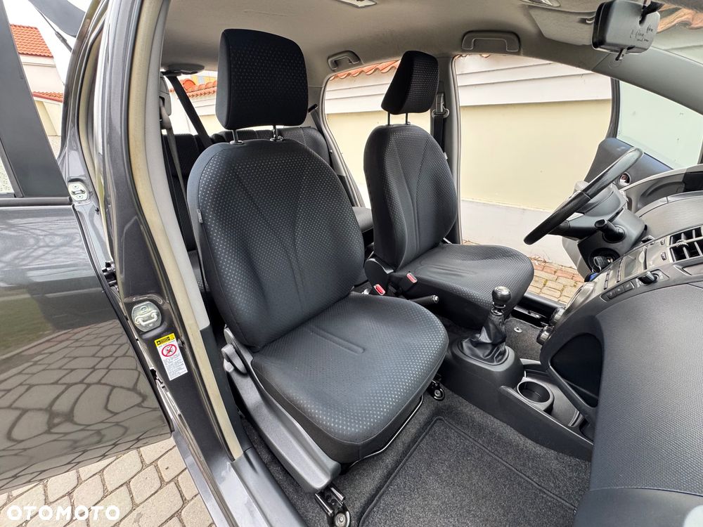 Toyota Yaris - 16