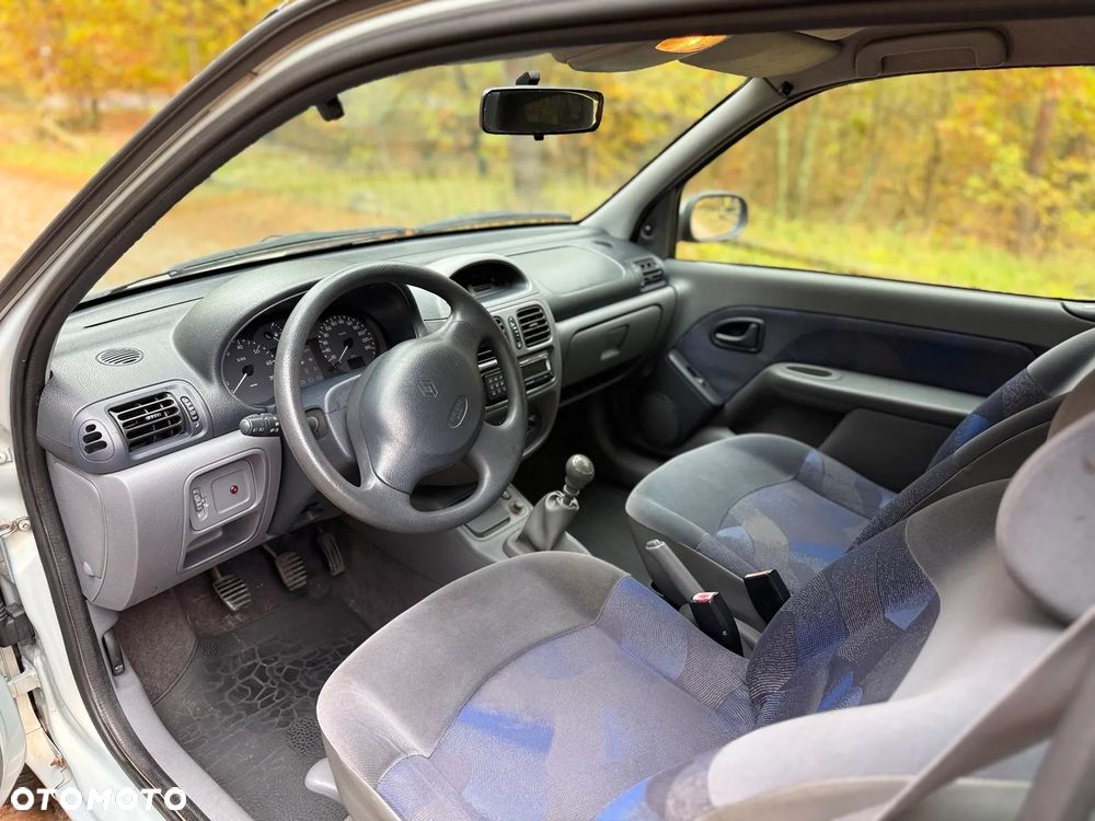 Renault Clio 1.2 16V Authentique - 9