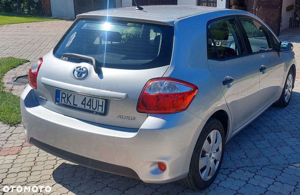 Toyota Auris 1.6 Terra - 5