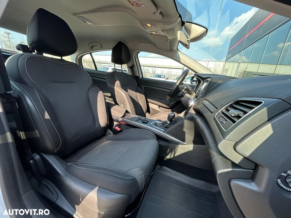 Renault Megane TCe 140 EDC GPF Zen - 14