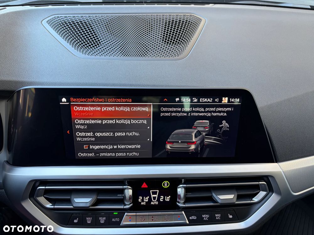 BMW Seria 3 330i - 34