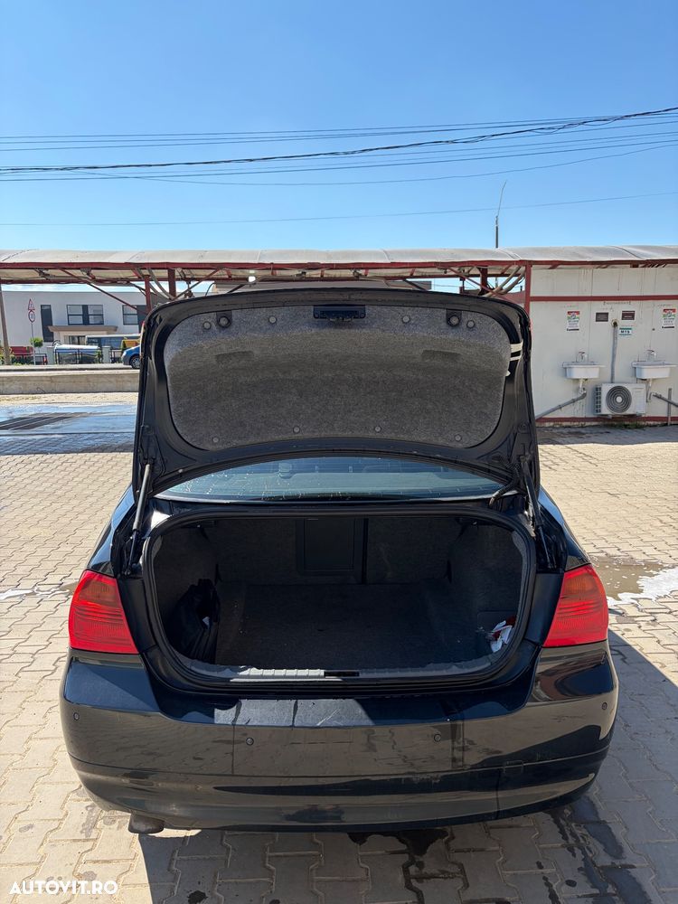 BMW Seria 3 320d - 14