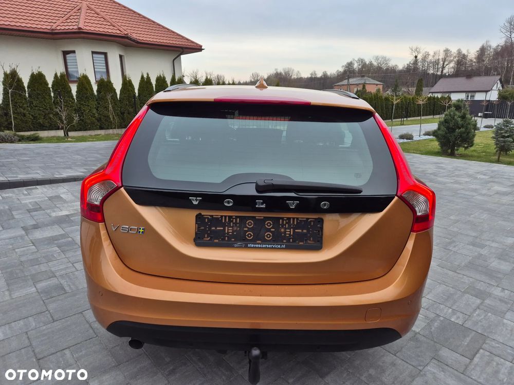 Volvo V60 DRIVe Momentum - 11