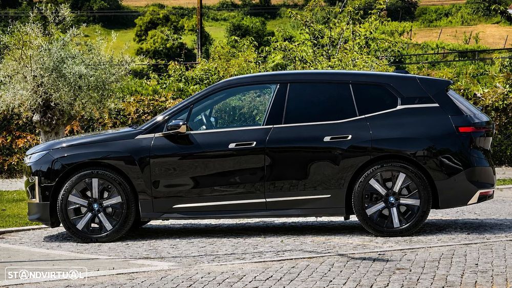 BMW iX xDrive 40 - 13