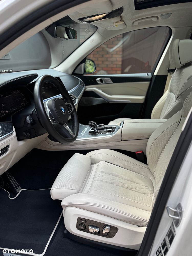 BMW X7 M50i sport - 11