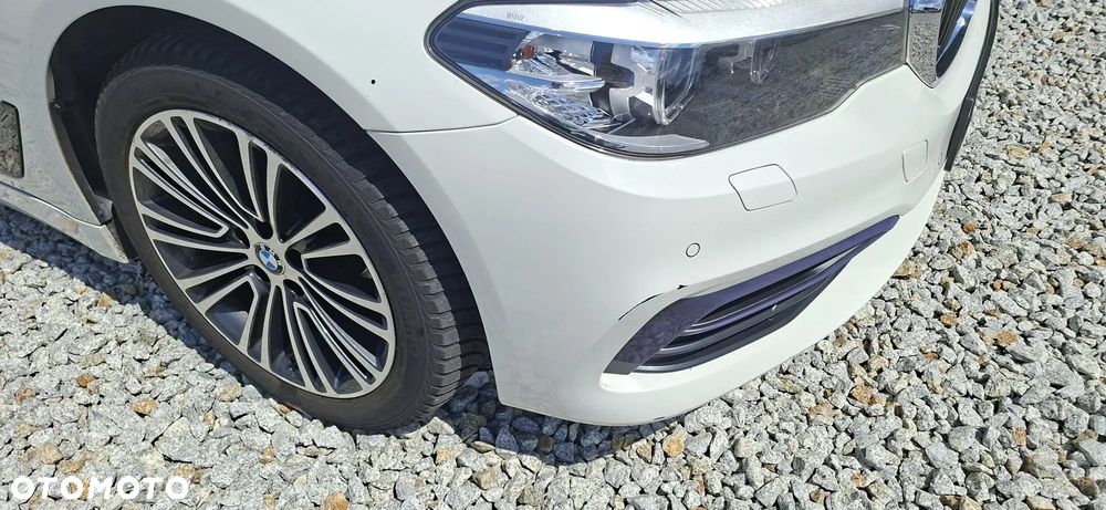 BMW Seria 5 518d - 17