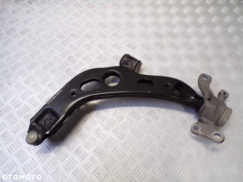 WAHACZ PRAWY PRZÓD BMW F45 F46 - 2