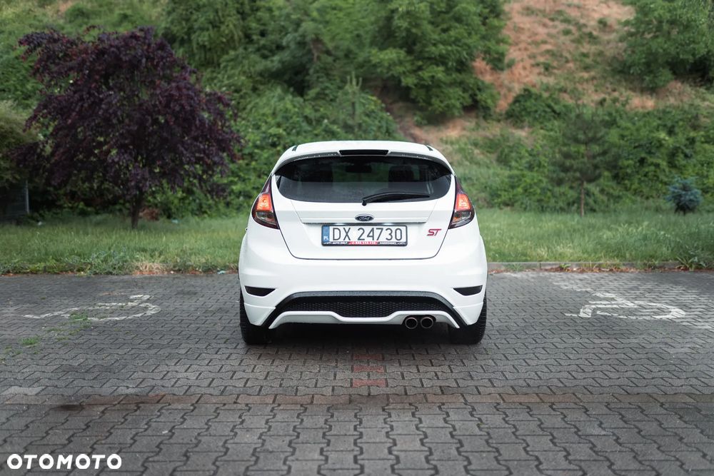 Ford Fiesta - 17