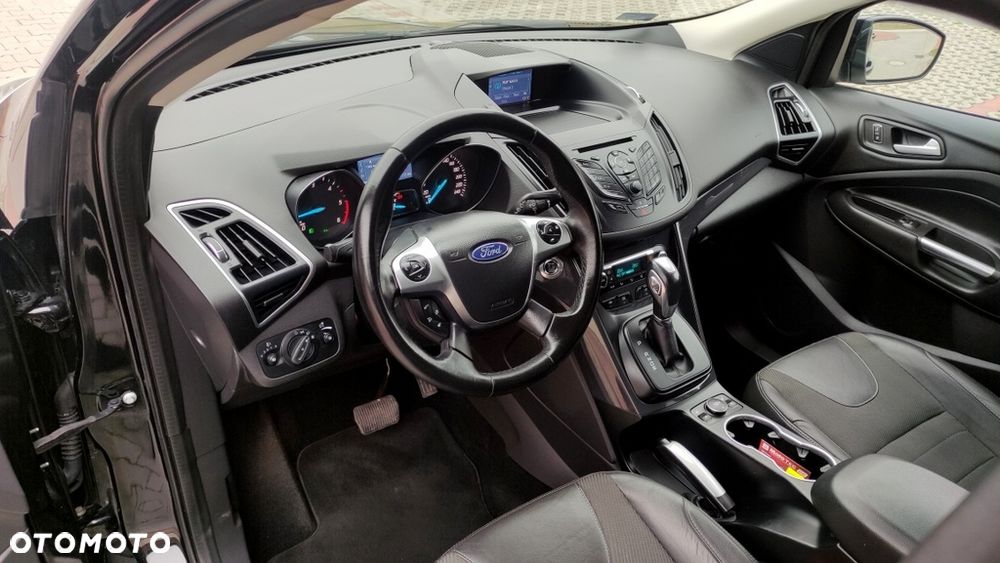 Ford Kuga 2.0 TDCi 2x4 Titanium - 22