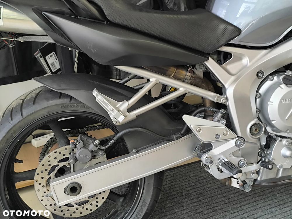 Yamaha FZ6 - 16