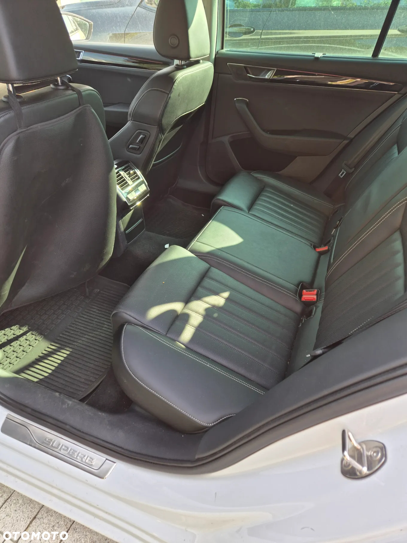Skoda Superb 2.0 TDI SCR L&K DSG - 3