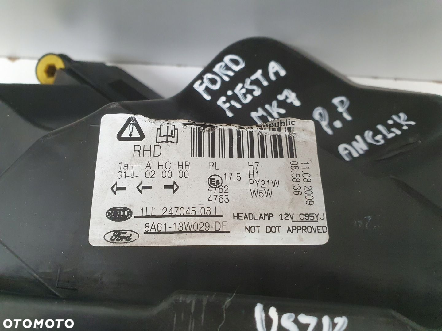 Ford Fiesta MK7 08-17r PRZEDNIA LAMPA PRAWA PRAWY PRZÓD anglik - 2