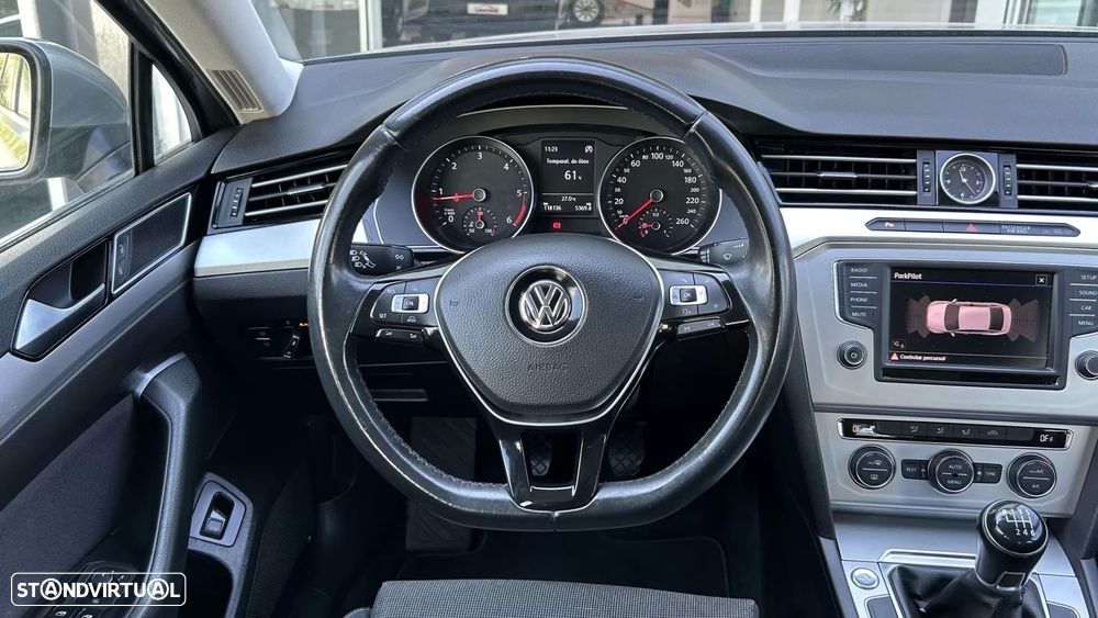 VW Passat 2.0 TDI Confortline - 19