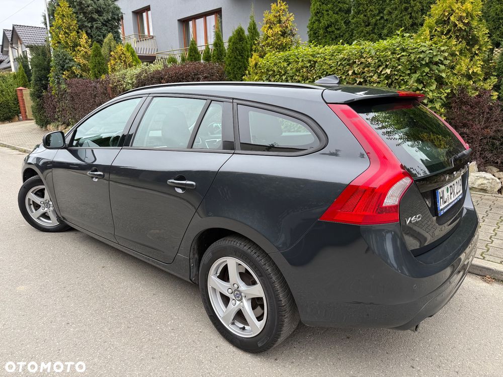 Volvo V60 D2 Momentum - 9