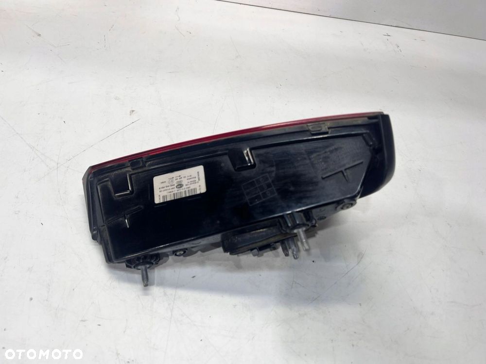 LAMPA LEWY TYŁ W KLAPĘ LED AUDI A4 B9 SEDAN 8W5945093B - 2