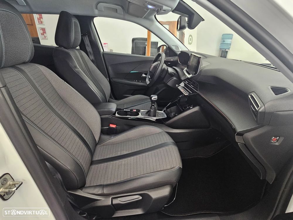 Peugeot 2008 - 11