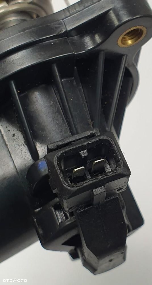 TERMOSTAT OBUDOWA TERMOSTATU BMW E82 E46 E84 E87 E83 E85 E90 E91 - 3