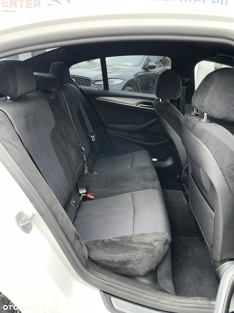 BMW Seria 5 520d xDrive - 4