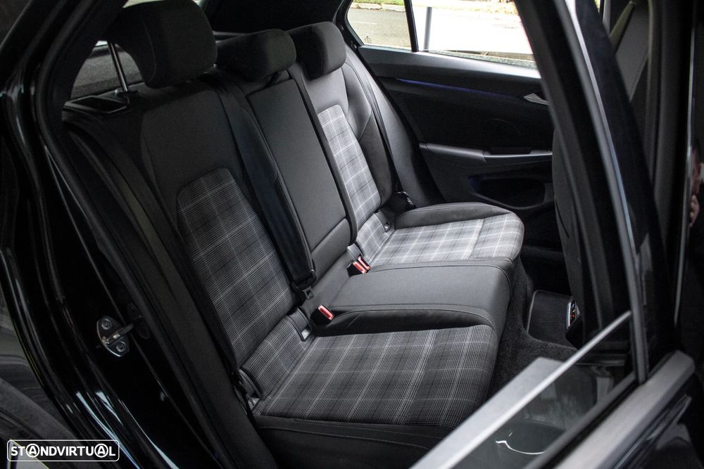 VW Golf 2.0 TDI GTD DSG - 33