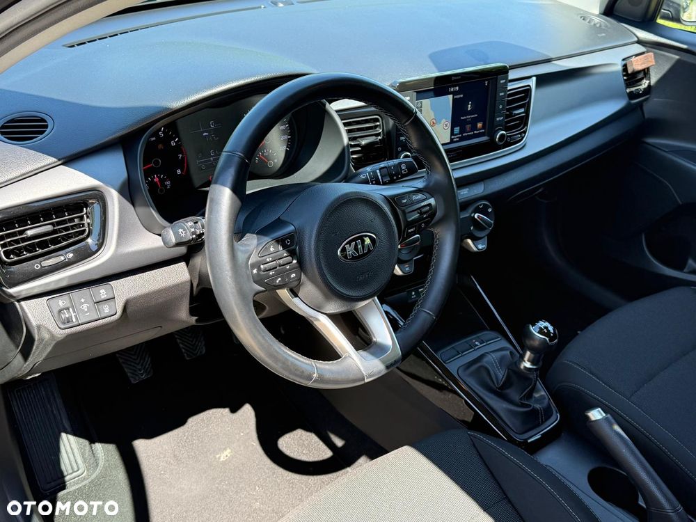 Kia Rio 1.2 L - 8