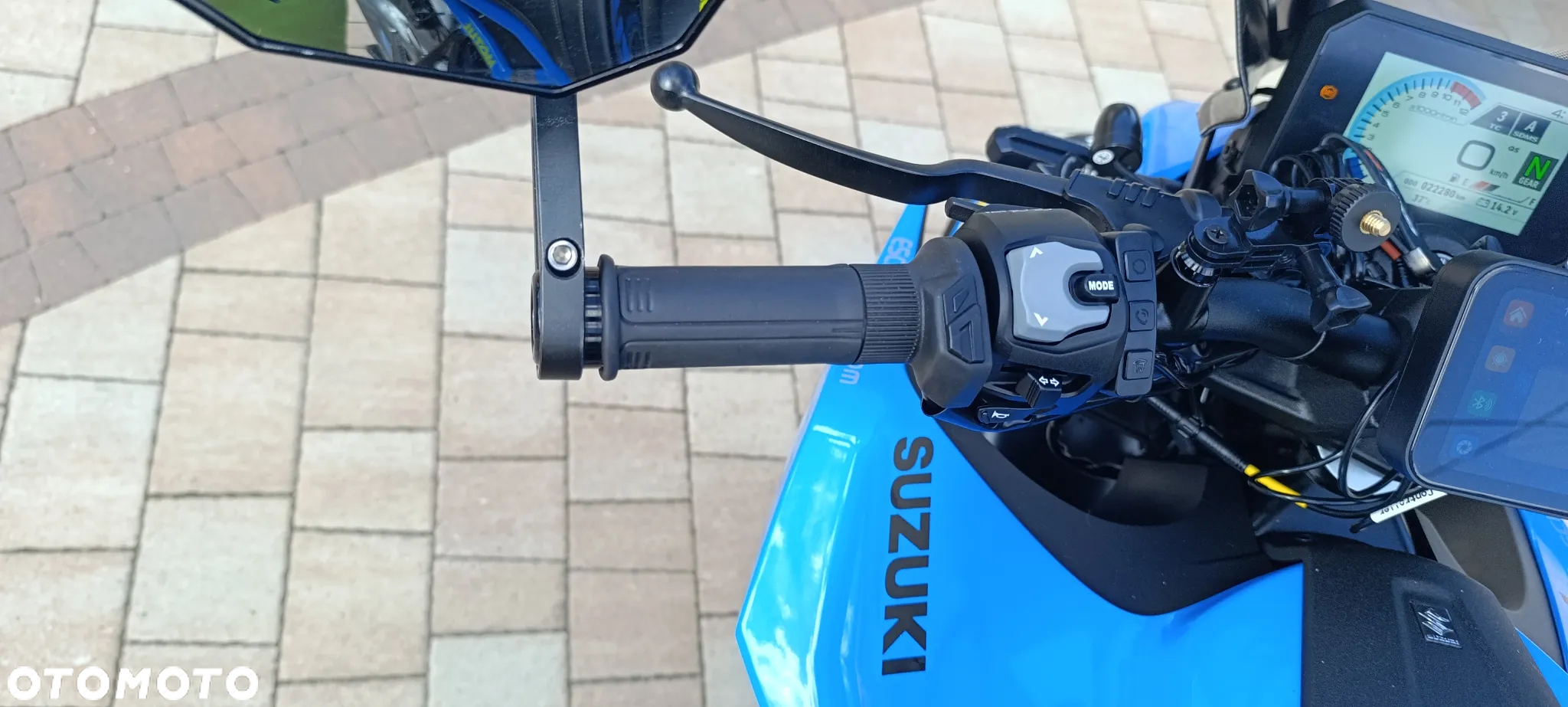 Suzuki GSX - 13