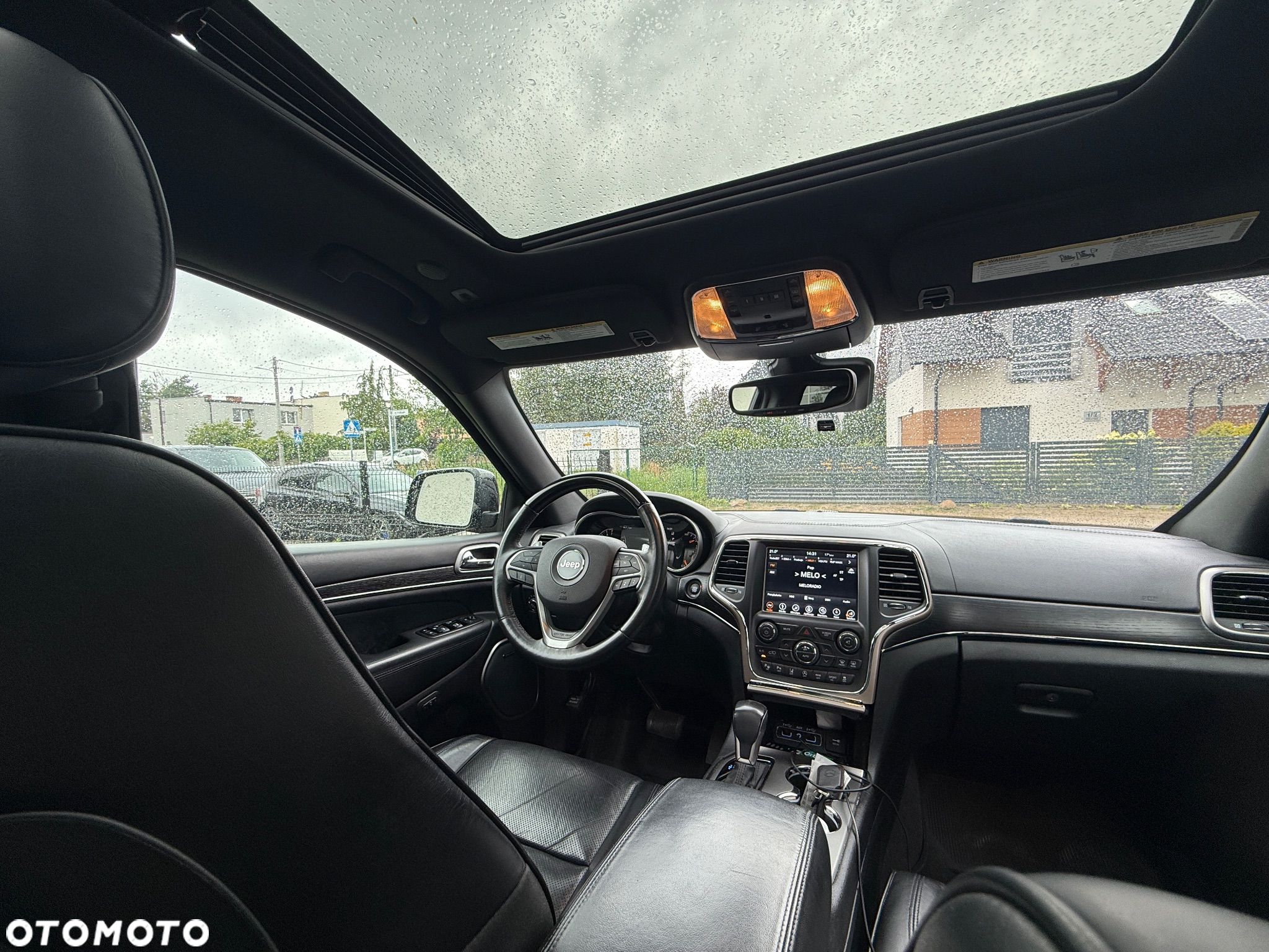 Jeep Grand Cherokee - 16