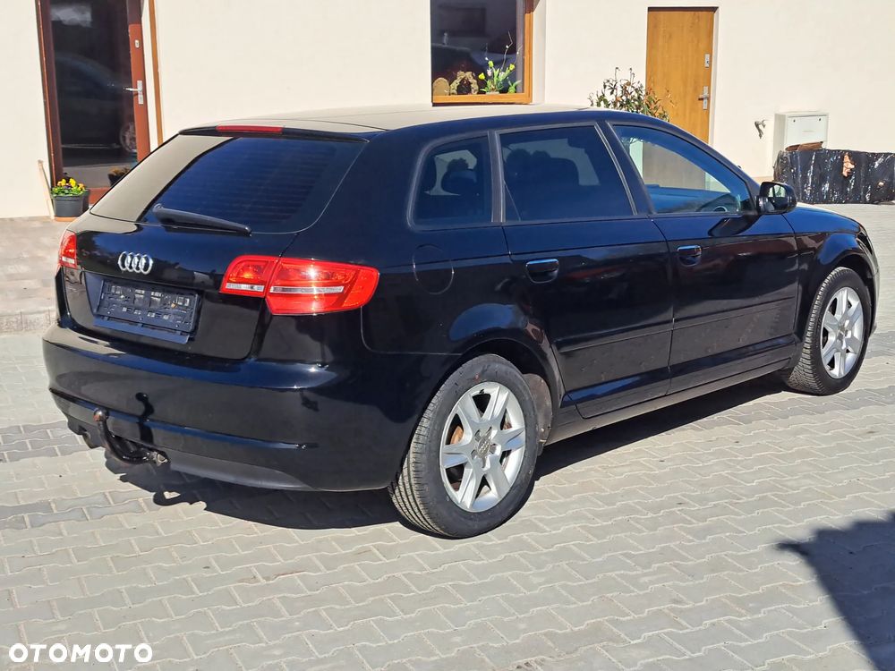 Audi A3 Sportback 1.6 Ambiente - 11