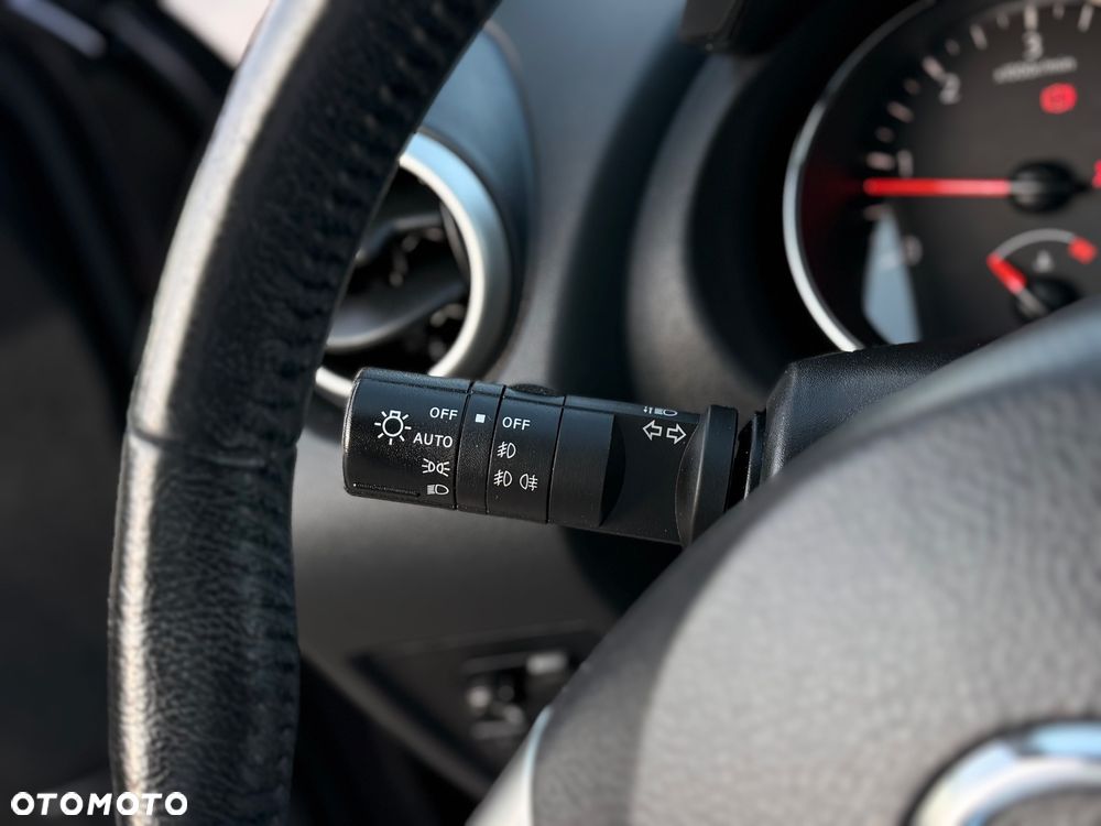 Nissan Qashqai 2.0 dCi 4 x 4 DPF tekna - 24