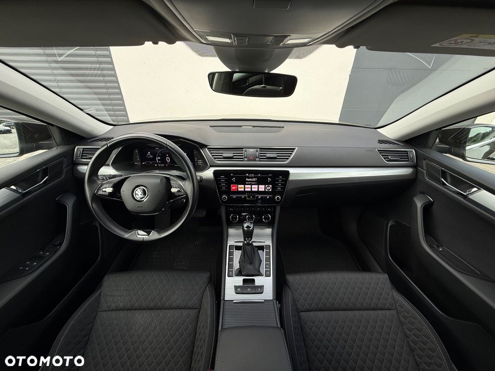 Skoda Superb 2.0 TDI SCR Ambition DSG - 9