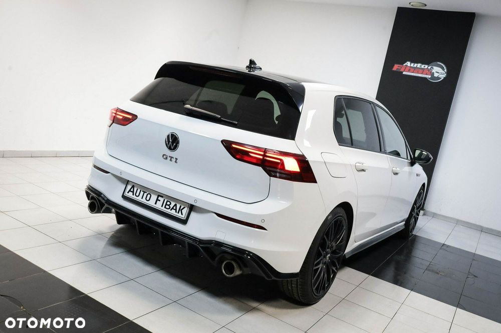 Volkswagen Golf - 11