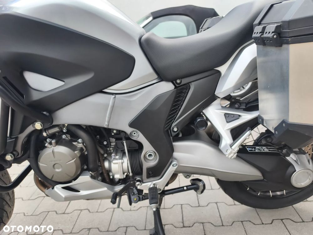 Honda VFR - 13