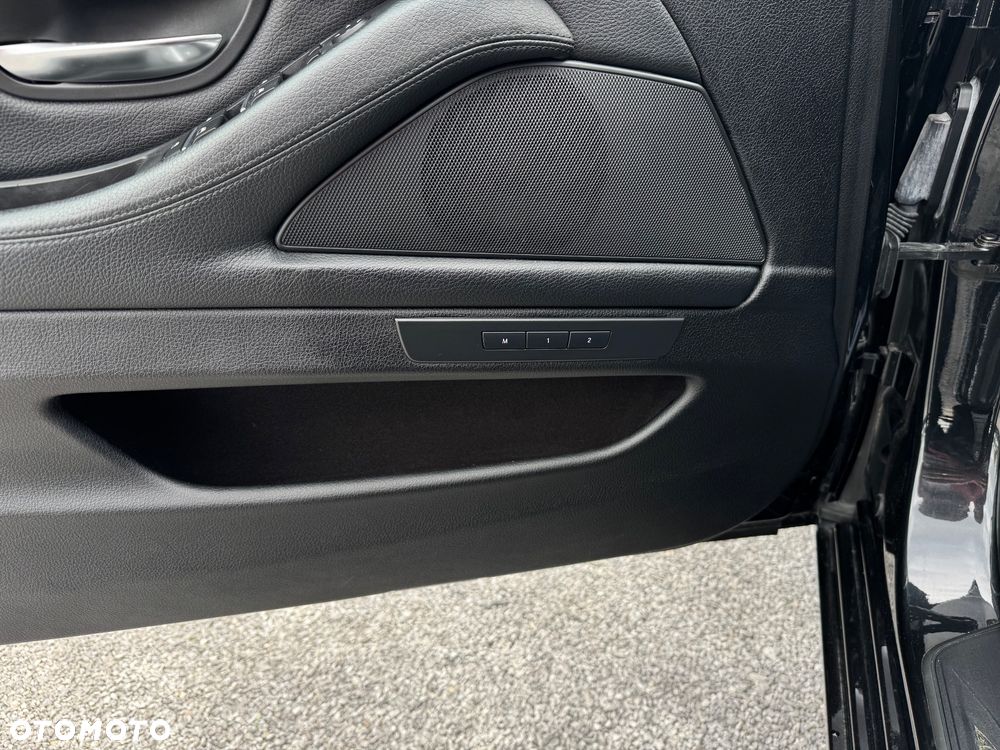 BMW Seria 5 528i xDrive Sport-Aut Modern Line - 38