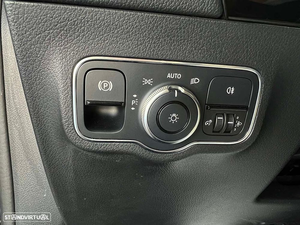Mercedes-Benz GLA 180 7G-DCT Edition 2021 - 24