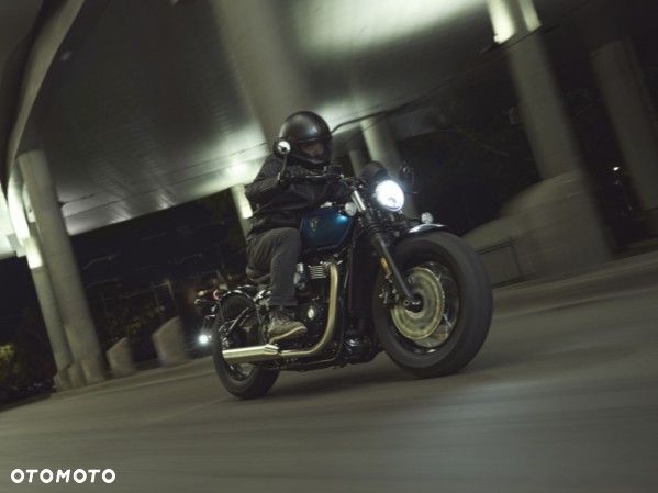 Triumph Bonneville Bobber - 11