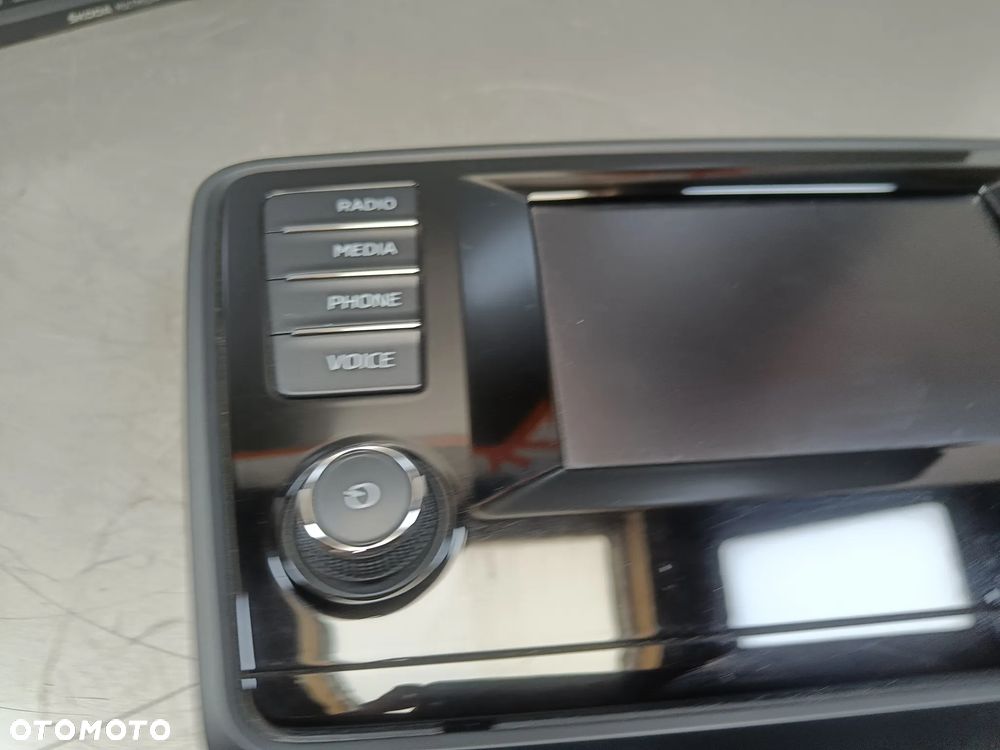 Radio Ekran Skoda Octavia 3 III Czytnik Multimediów Wyświetlacz 5E0035840A 5E0919605B - 5