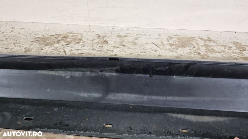 Prag dreapta BMW Seria 3 , E90, E91 LCI , 2009, 2010, 2011, cod origine OE 51777202652 - 5