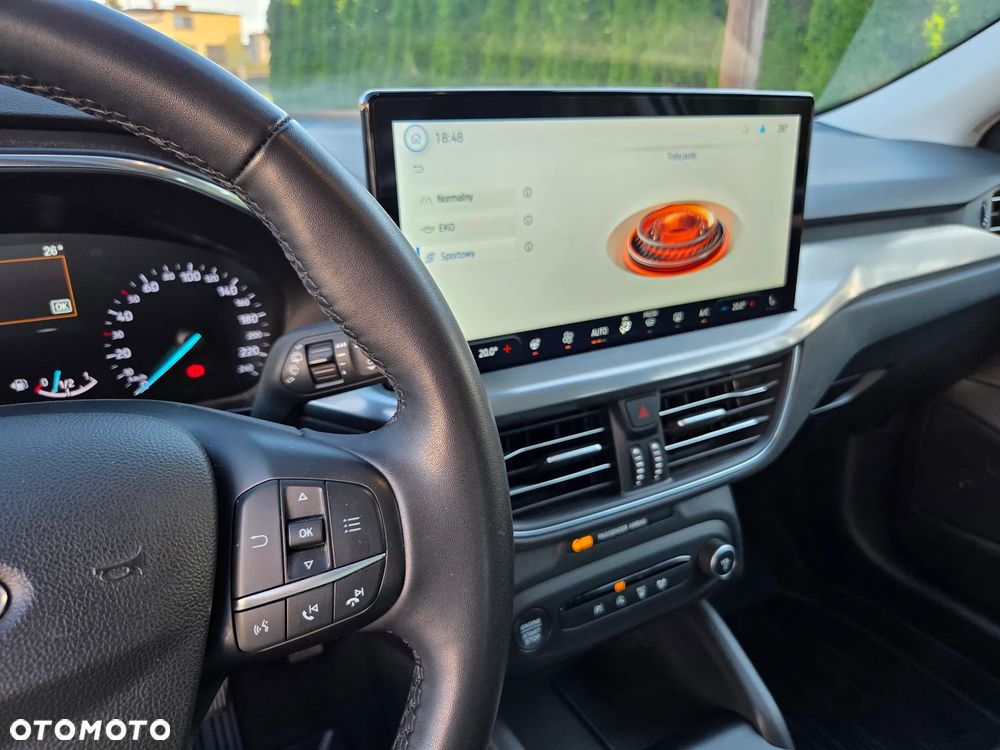 Ford Focus 1.0 EcoBoost Titanium Business - 25