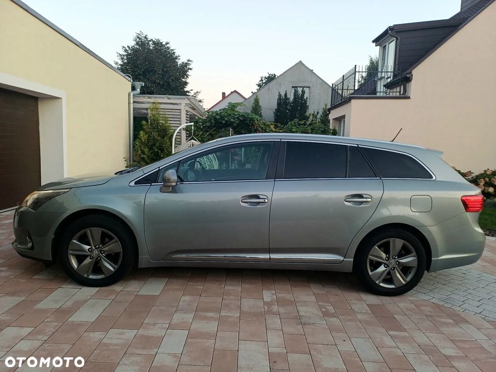 Toyota Avensis 2.0 Executive - 12