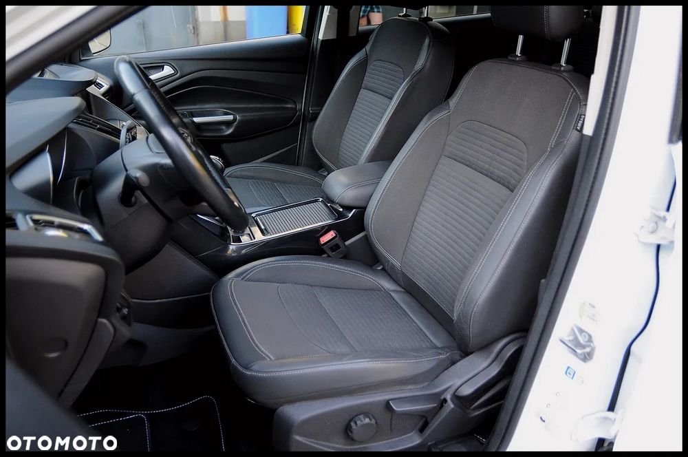 Ford Kuga 2.0 TDCi 4WD Titanium - 23