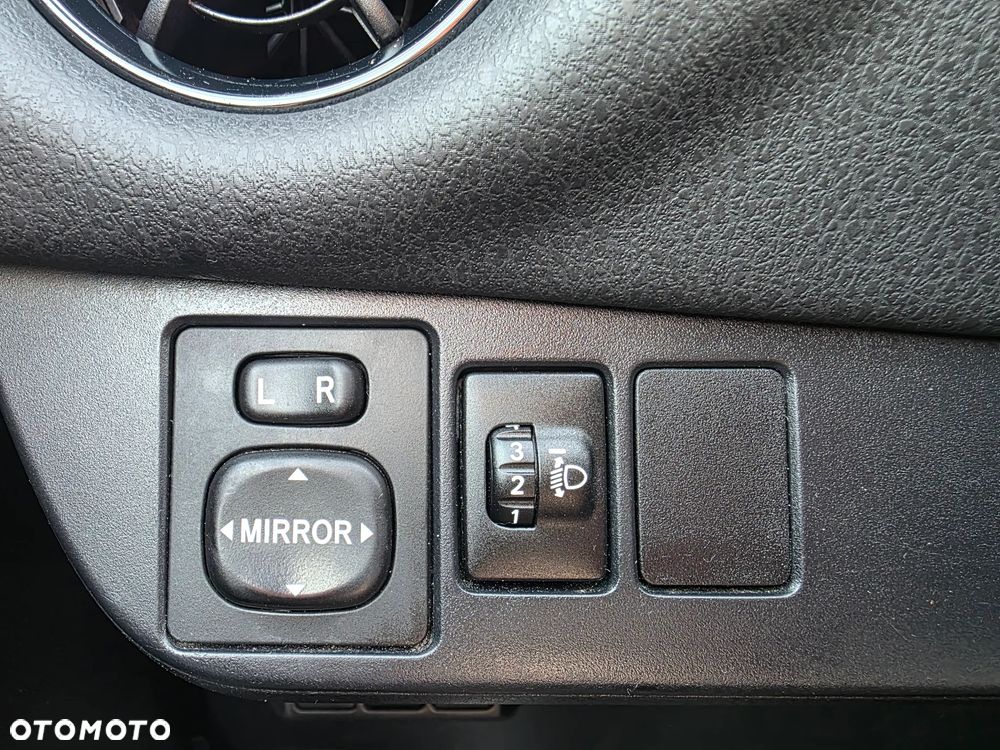 Toyota Yaris 1.5 Premium - 32