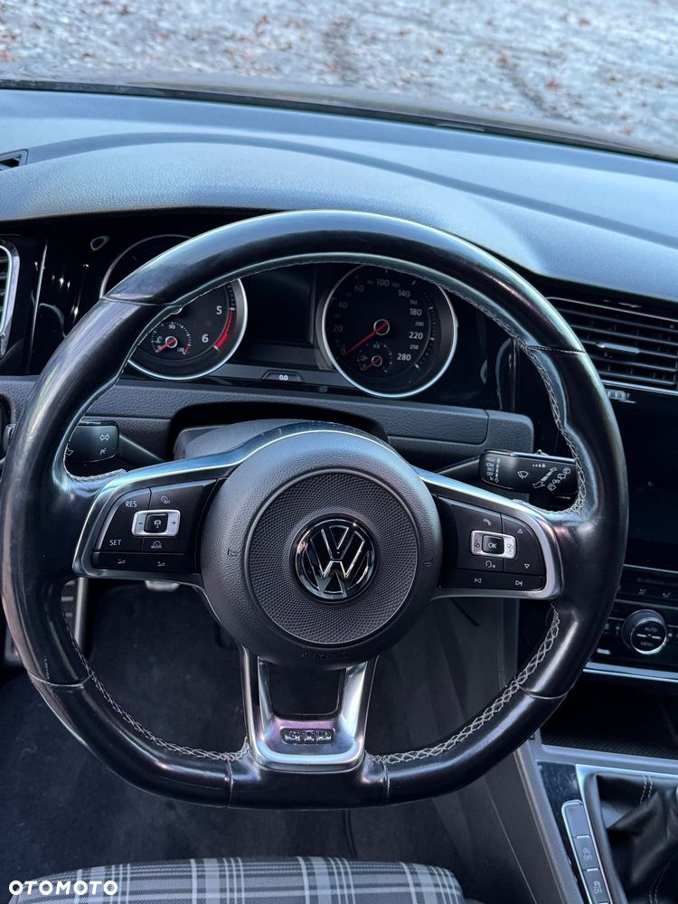 Volkswagen Golf VII 2.0 TDI BMT GTD - 15