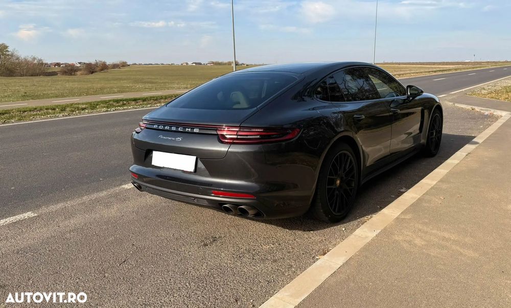 Porsche Panamera 4S - 7