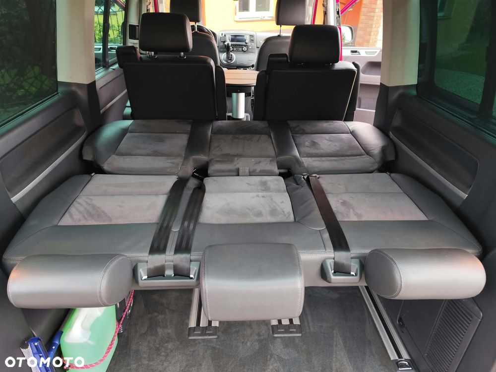 Volkswagen Multivan - 15