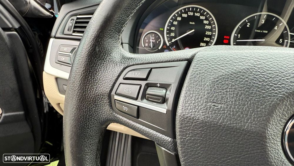 BMW 530 d xDrive Line Luxury Auto - 24